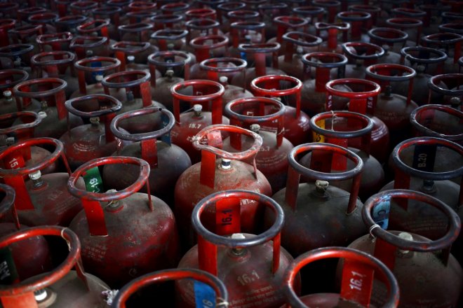 30-year-old alcoholic smashes wife to death with gas tank in India 30-year-old alcoholic smashes wife to death with gas tank in India