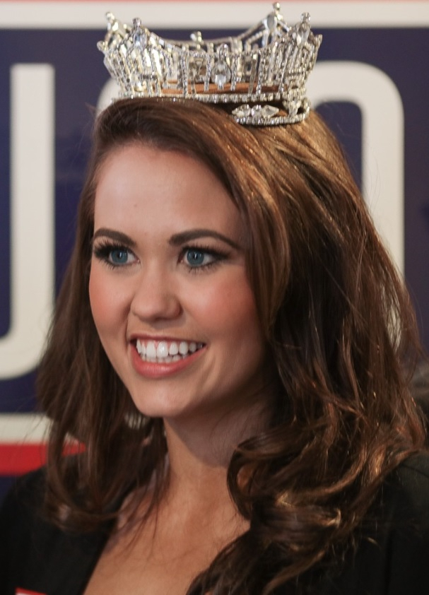 Cara Mund Cara Mund