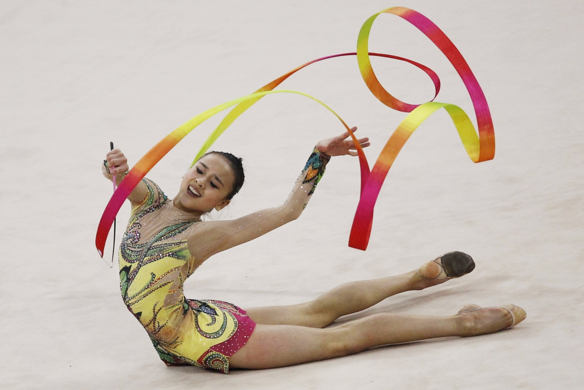 Страна гимнастика. Son Yeon Jae художественная гимнастика. Son Yeon Jae Gymnastics. Son Yeon Jae 2012. Диета гимнасток Ирины Виннер.