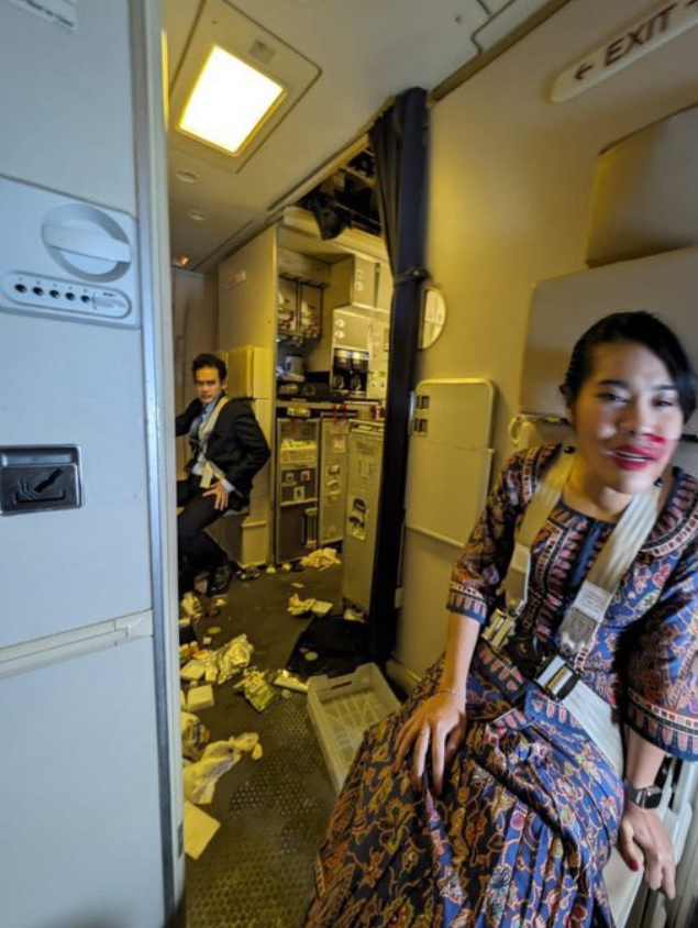 Singapore Airlines turbulence