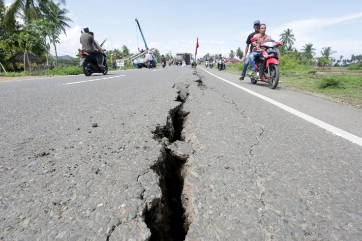 5.5 magnitude quake rocks Indonesia's tourist island of Bali