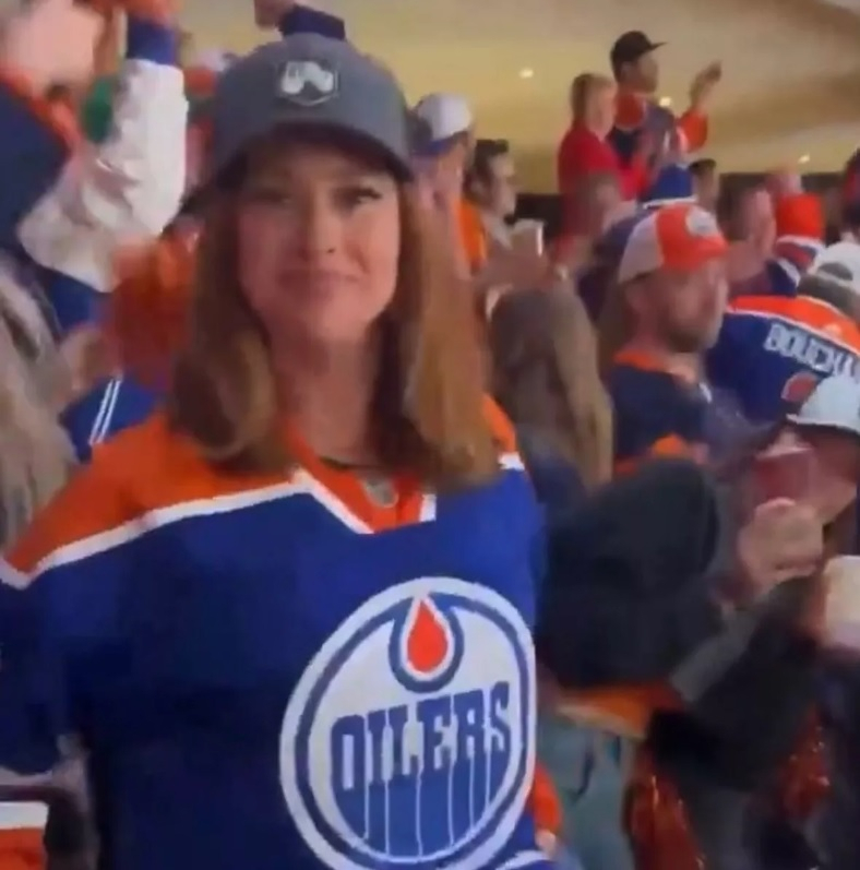 Edmonton Oilers Fan Who Went Viral After Flashing The Crowd Identified ...