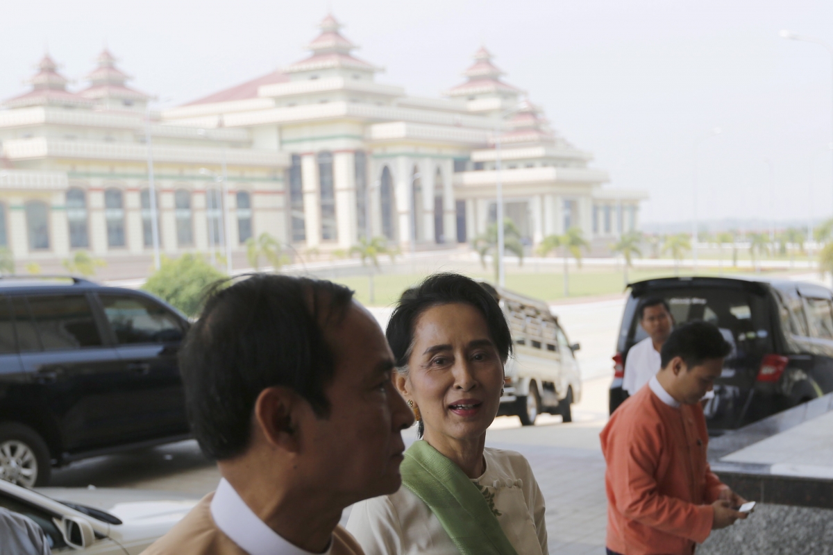 Htin Kyaw, first elected civilian president, takes power in Myanmar