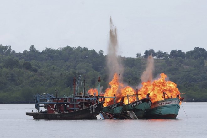 Indonesia destroys 81 foreign fishing boats for poaching