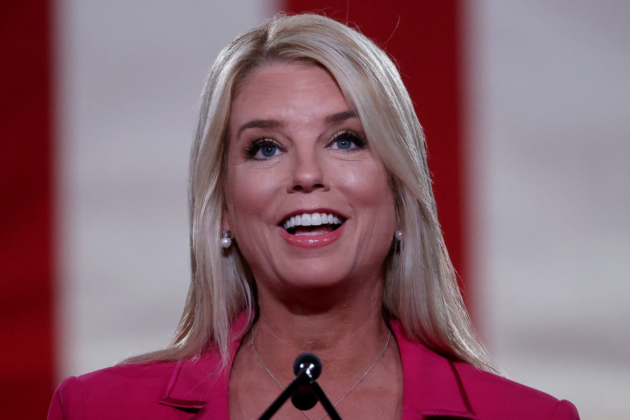 Who Is Pam Bondi? Trump Picks Florida AG As Attorney General Nominee ...