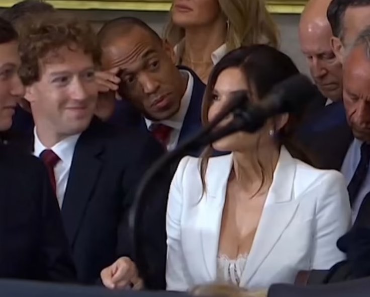 Zuckerberg Sanchez