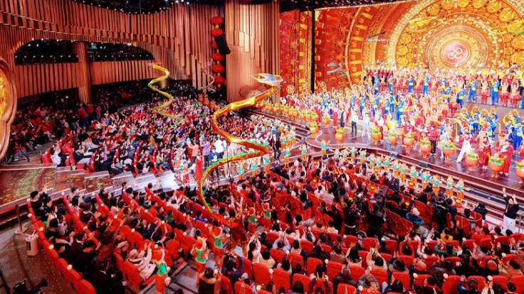 chinese new year performers