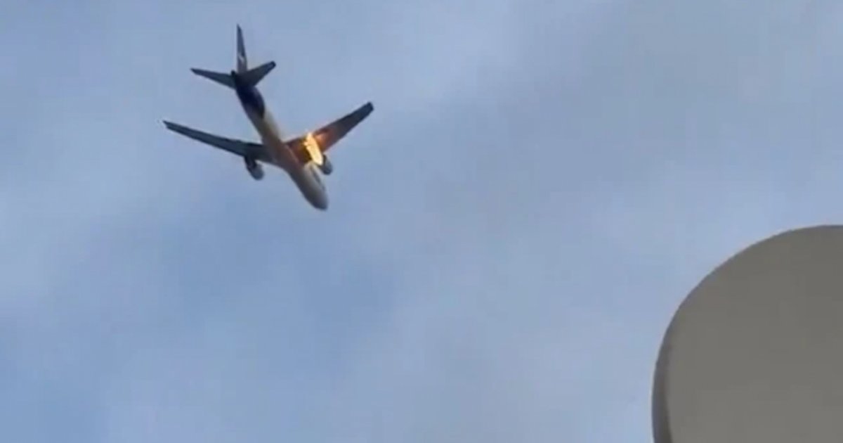 Chilling Moment Massive FedEx Plane Engine Explodes in Fire af...