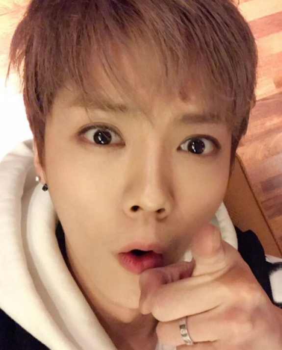 Former EXO member Luhan blasts China's Best Paparazzi Zhou Wei over ...