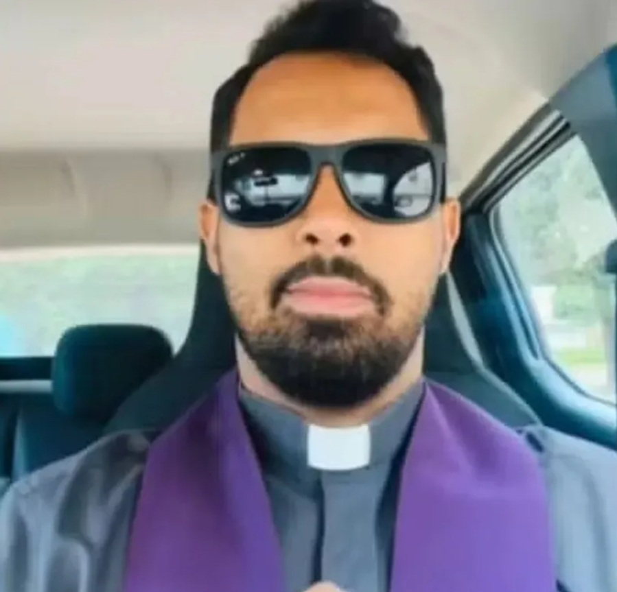 Luciano Braga Simplicio: Shirtless Brazilian Priest Caught Hiding Parishioner’s Fiancee Under Bathroom Sink Luciano Braga Simplicio: Shirtless Brazilian Priest Caught Hiding Parishioner’s Fiancee Under Bathroom Sink