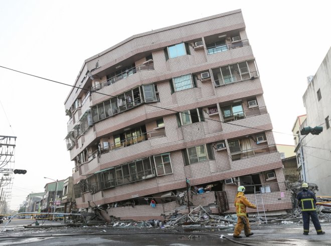 8 dead, 20 injured after 5.5 magnitude earthquake hits China's northwest