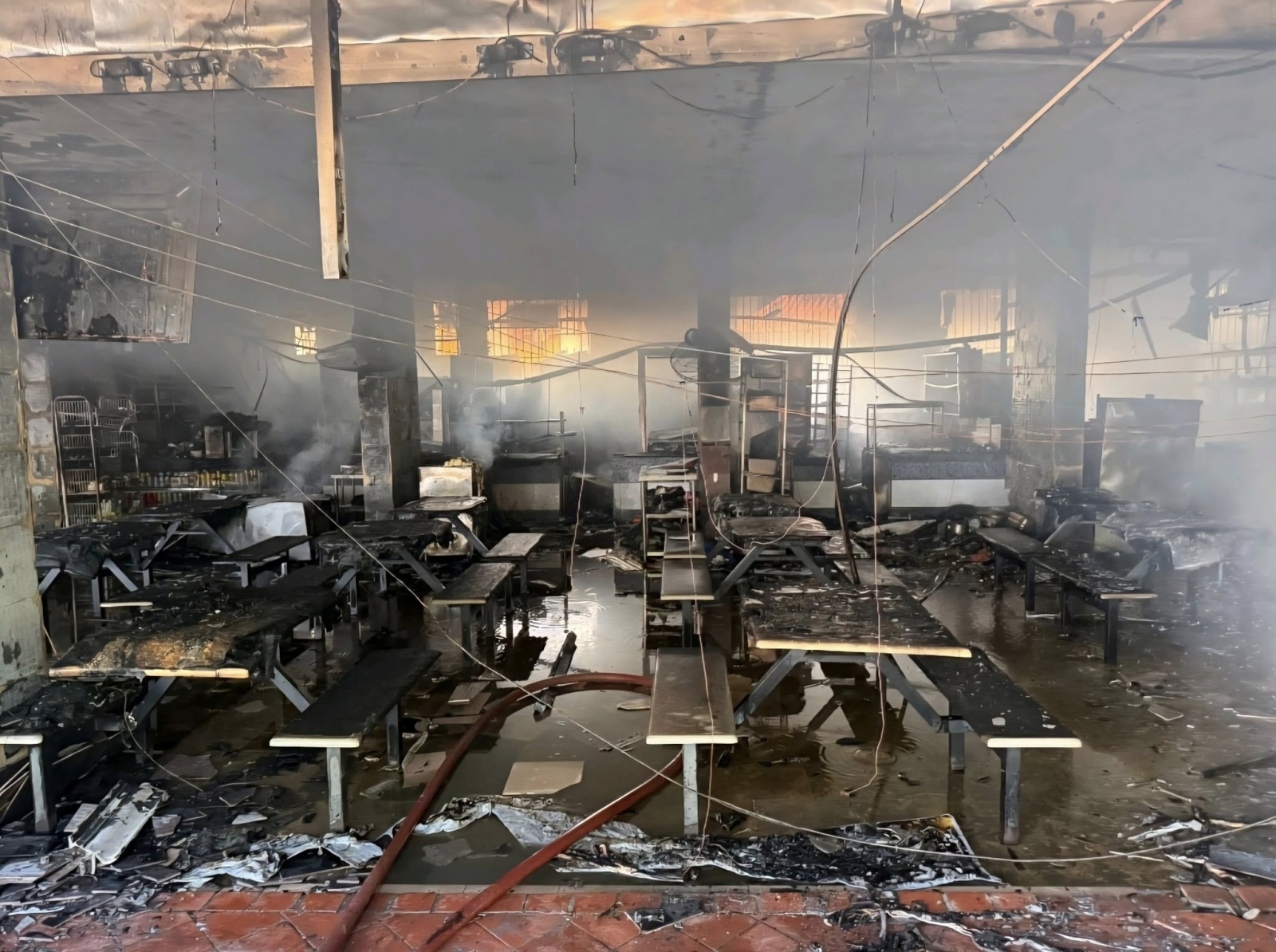 Singapore: Two People Hospitalised After Fire Breaks Out at Telok Blangah Coffee Shop