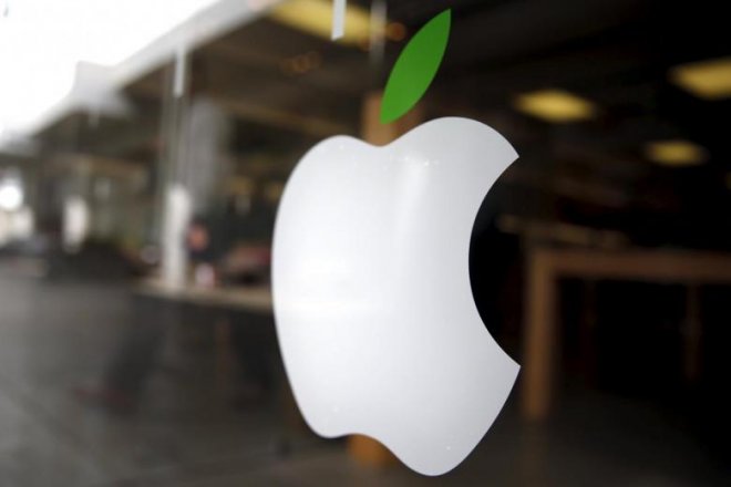 Apple Apple