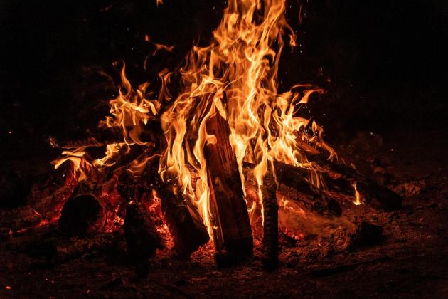 Ancient Discovery in England Shocks Scientists — Humans Were Making Fire Far Earlier Than We Thought!