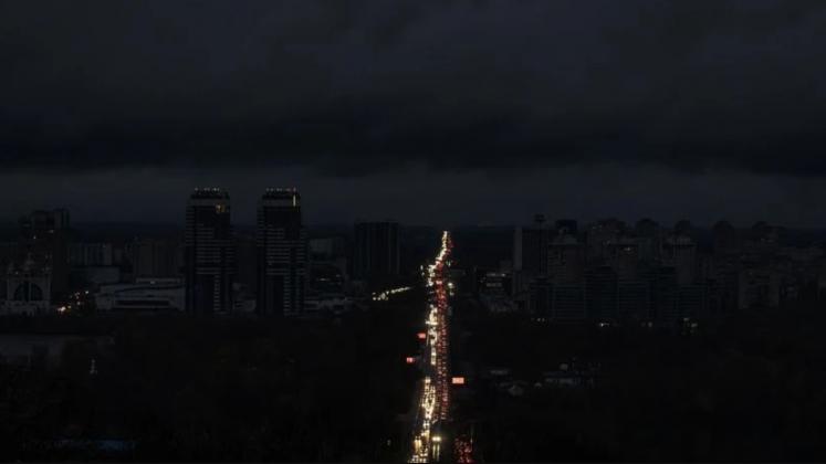 San Francisco Plunges into Darkness after Power Outage Impacts 130K Homes and Brings Self-Driving Cars to a Halt in Middle of Streets