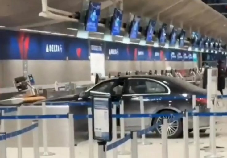 Detroit airport crash