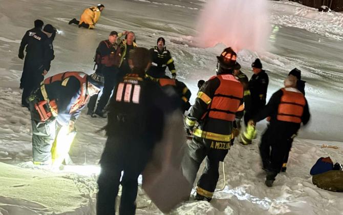 Indianapolis Man Rescued After Ignoring Warnings, Falling into Icy Pond to Click Selfie of Colorful Fountain