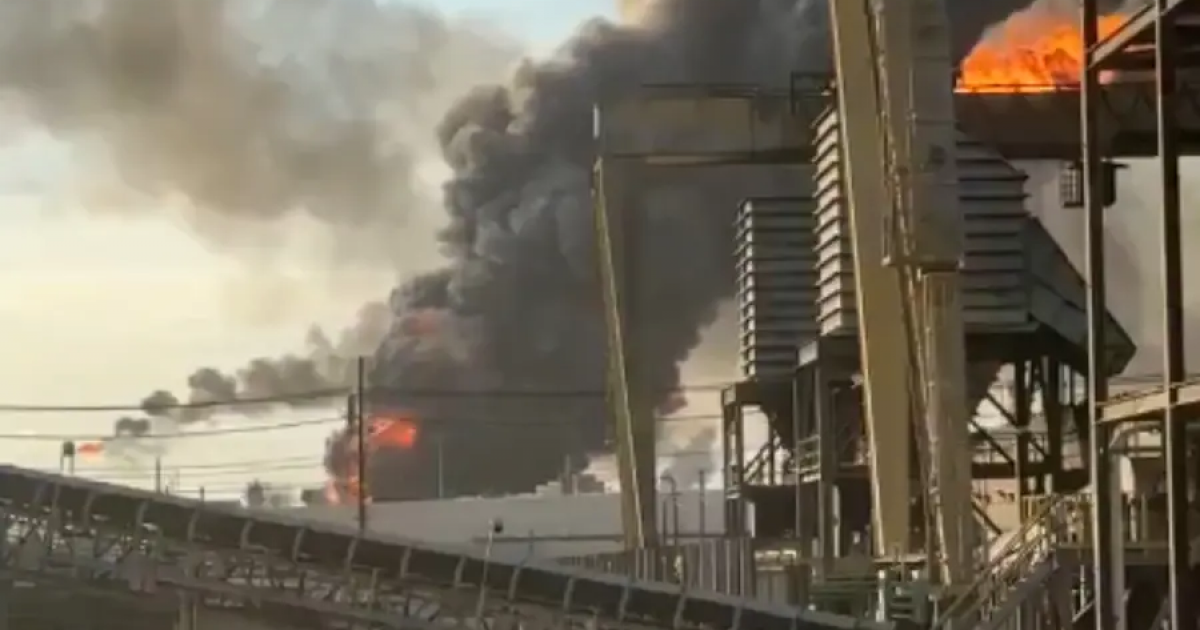 Massive Explosion Rocks Oil Refinery in Texas Forcing Residents to ...