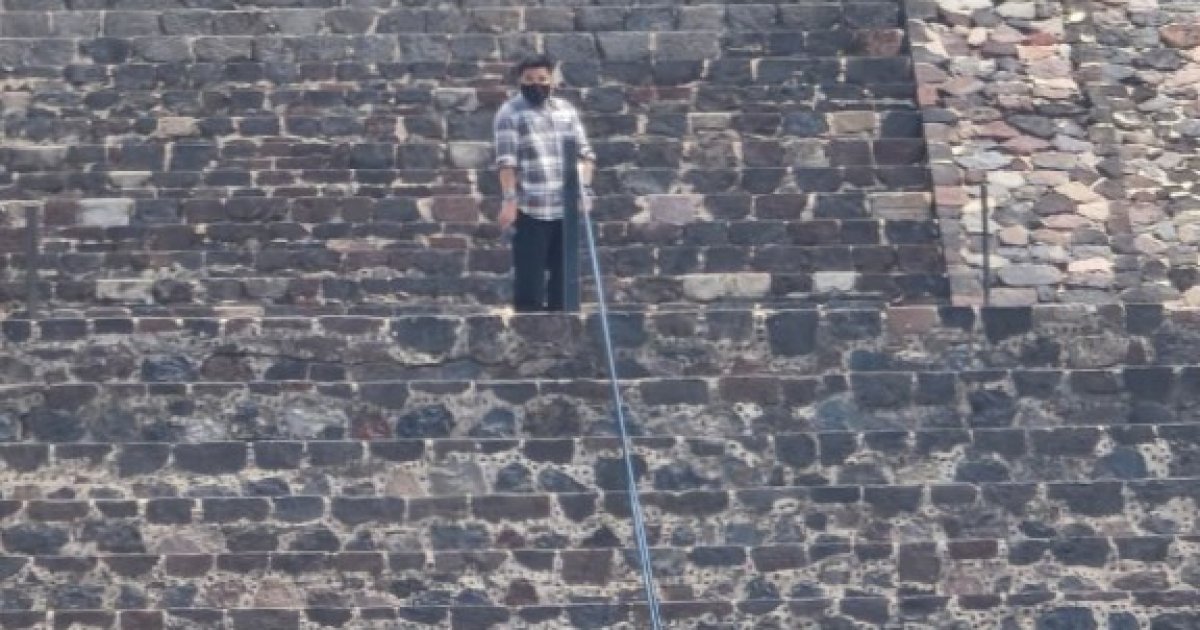 Pyramid Gun Horror at Teotihuacan: Gunman Fires from Pyramid, Tourists Fle...