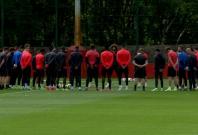 Manchester United hold minutes silence for Manchester attack victims