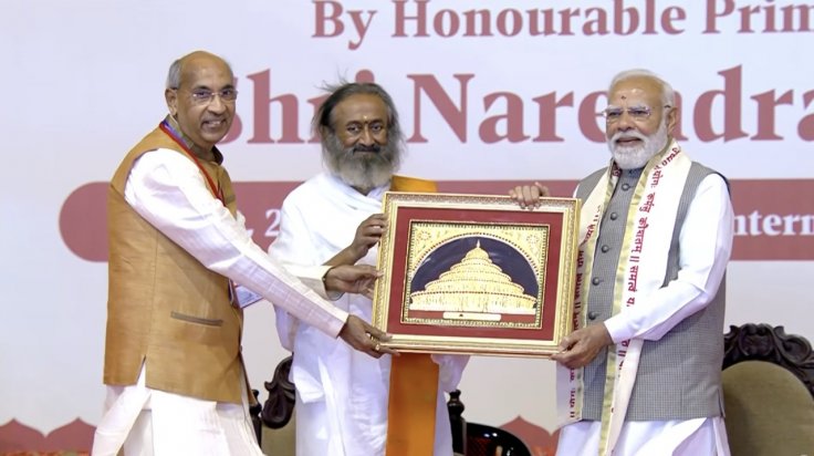 PM Modi welcomed at Art Of Living