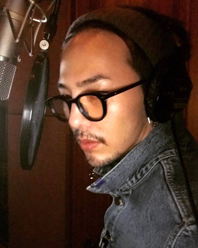 G-Dragon tops Billboard charts but Gaon rejects his USB album