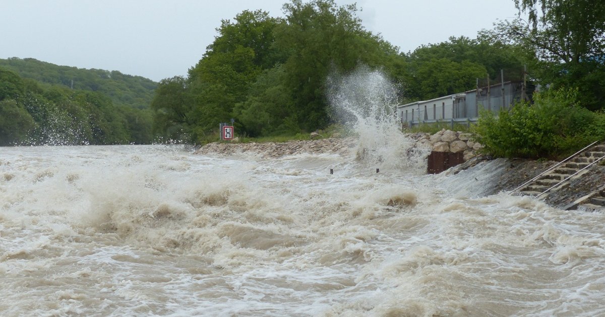 Photo: ibtimes.sg China-Nepal Floods: 261 Foreigners Missing in Tibet After Glacier Collapse
