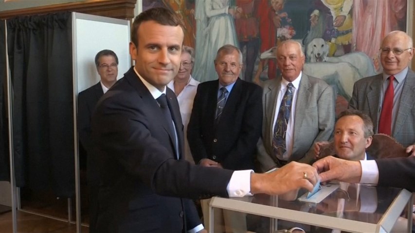 Emmanuel Macrons party wins large majority in French parliament