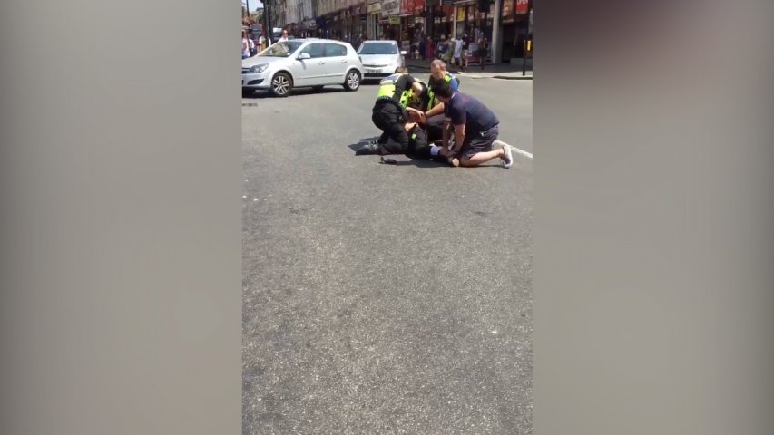 Man attacks police with metal gate near Paddington station