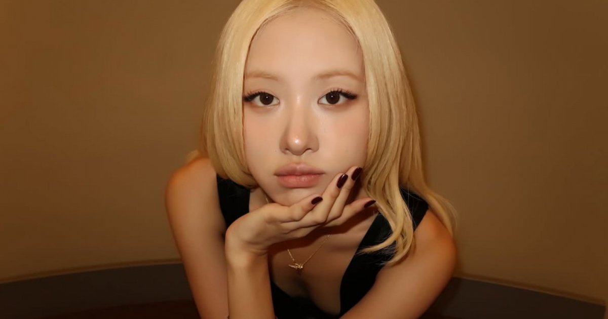 BLACKPINK Ros s Apple Promo Photo Sparks Mockery Over Alleged blackpink-ros-s-apple-promo-photo-sparks-mockery-over-alleged
