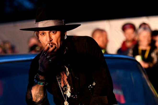 Johnny Depp apologizes for assassination joke