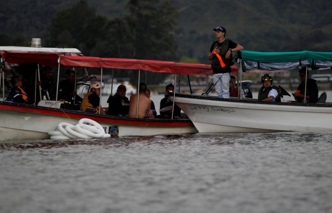 Colombia boat sinking: Six killed and 16 missing Colombia boat sinking: Six killed and 16 missing