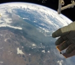 nasa-astronaut-takes-in-earths-beauty-from-space