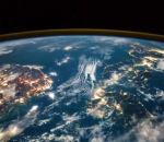 incredible-view-of-earth-from-iss-shows-lightning-and-city-lights